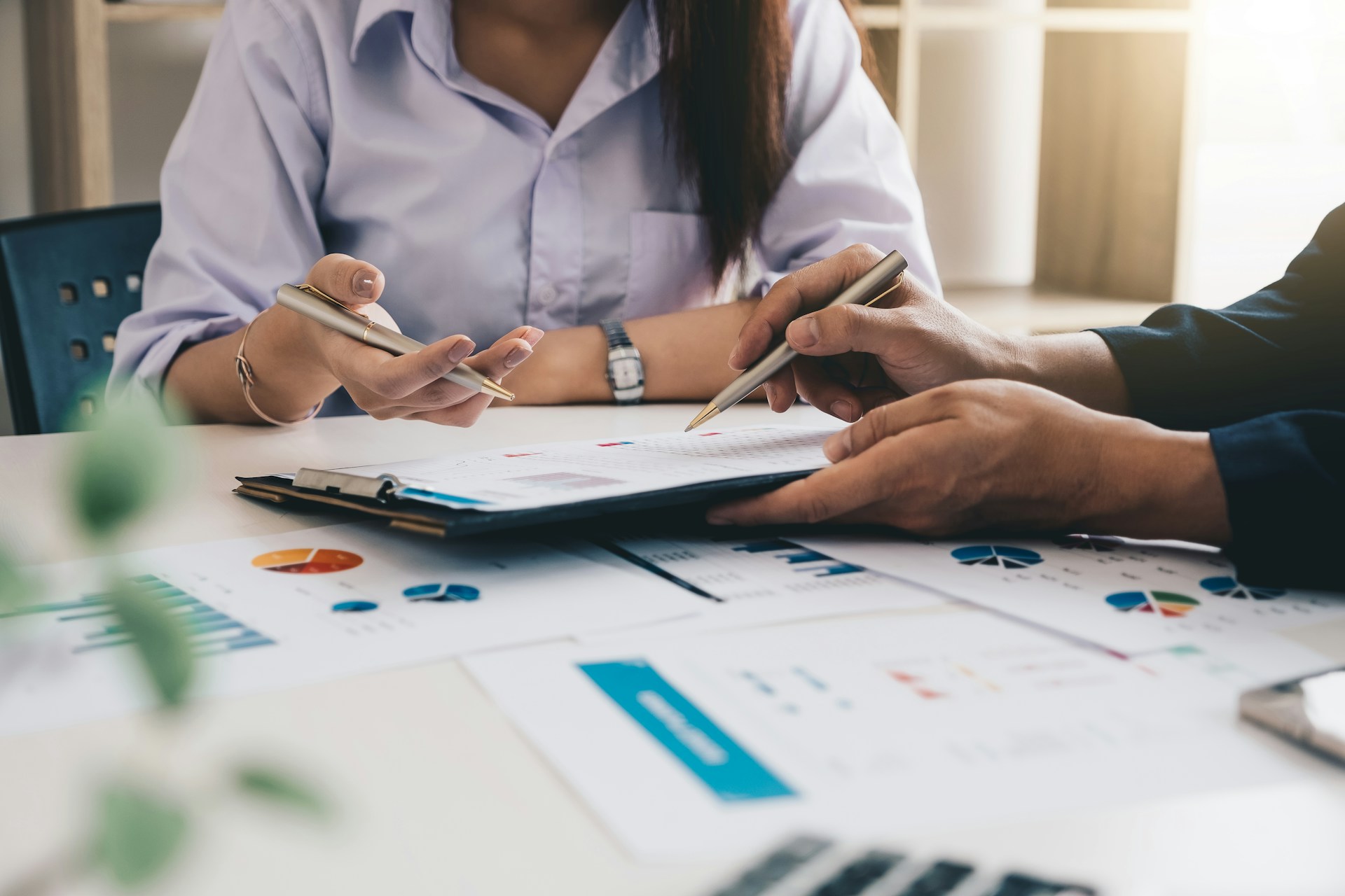 Brand Alignment in Complex B2B Orgs: Scorecard, KPIs, and Cadence